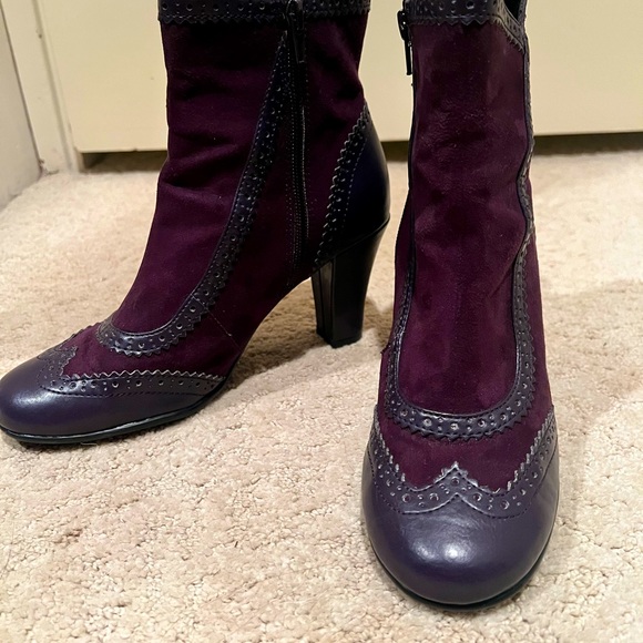 Vintage 1940’s style Aerosoles A2 eggplant purple suede/leather ankle boots. - Picture 3 of 6